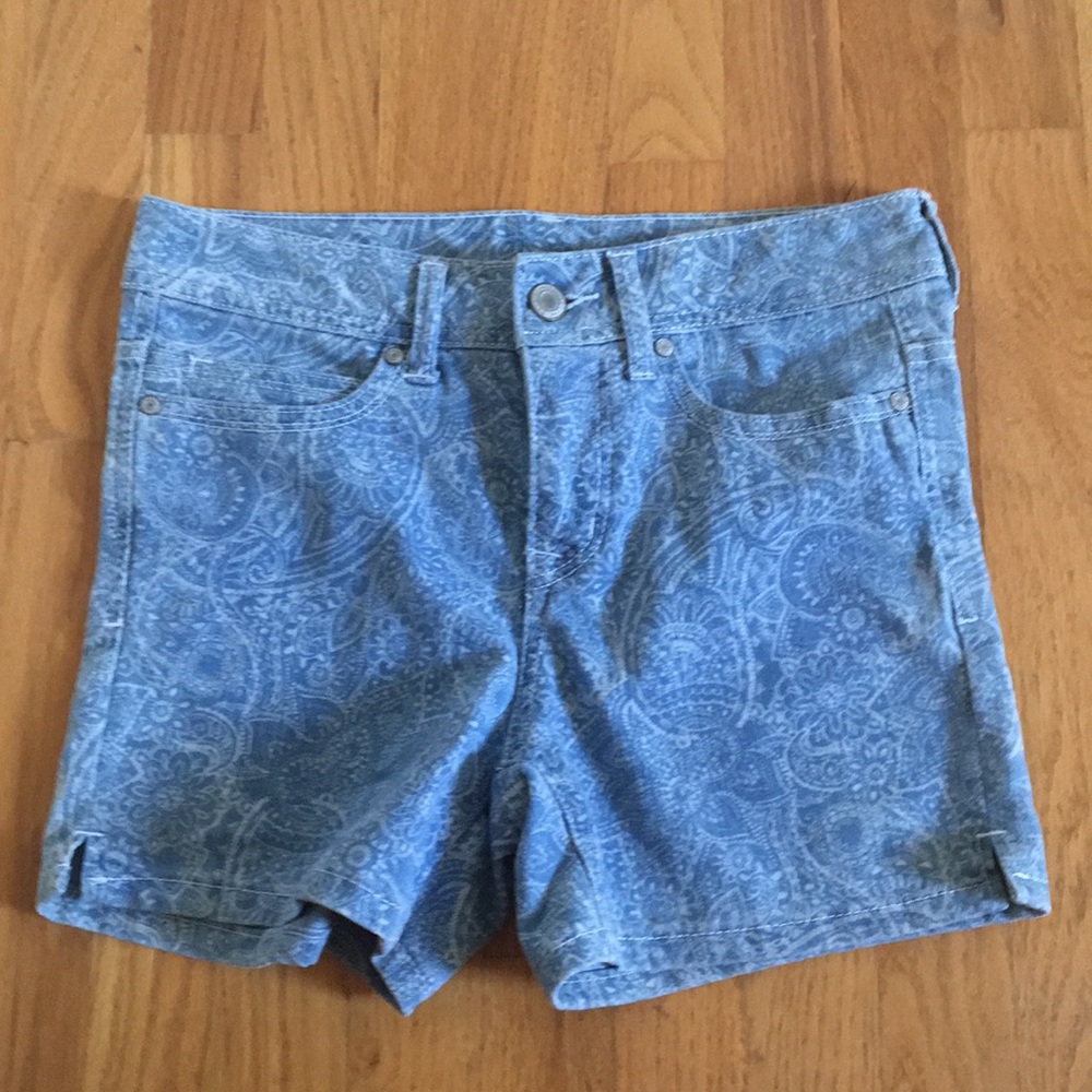 Design high waisted jean shorts